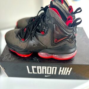 2021
LeBron 19 GS 'Bred'
4.5Y